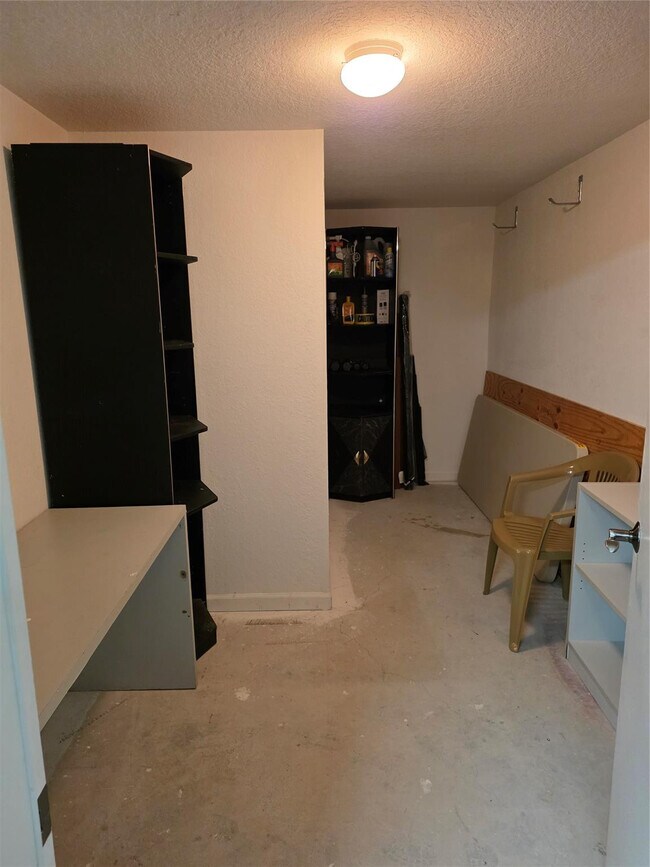 Building Photo - 383 Berenger Walk