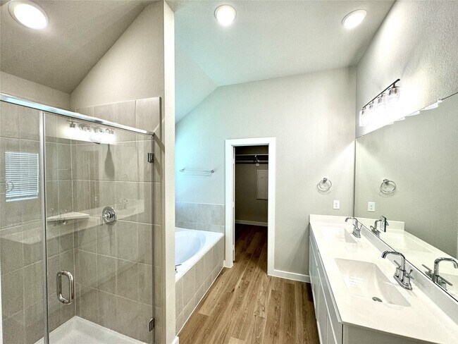 Building Photo - 8615 Jetty Glen Dr