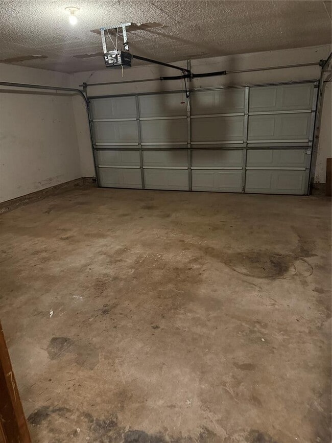 Building Photo - 1018 Summerton Pl
