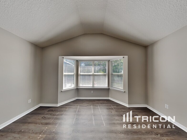 Building Photo - 1624 River Breeze Dr
