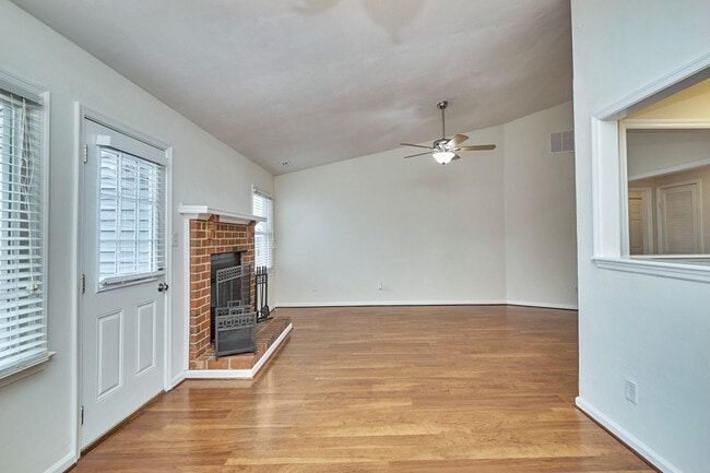 Building Photo - 924 Firefall Ct