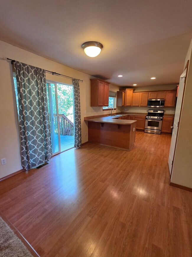 Building Photo - 1080 Heron Ridge Ave