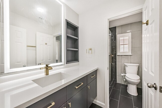 Building Photo - 2315 Bending Spring Dr