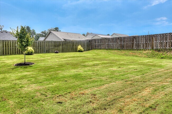 Building Photo - 1203 Belgrove Dr