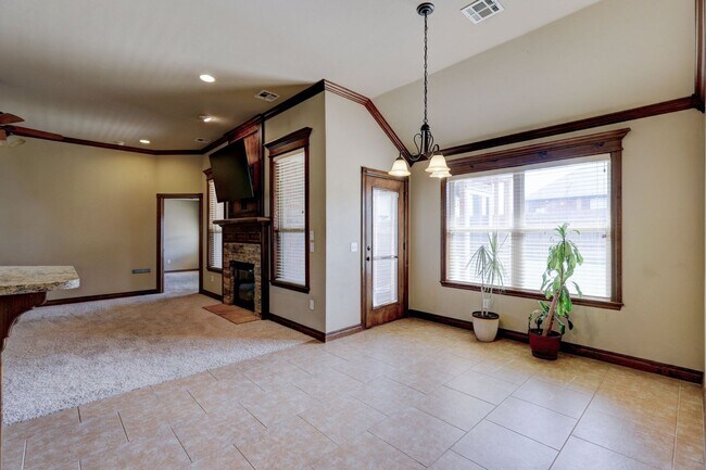 Building Photo - 15166 Fox Hollow Rd