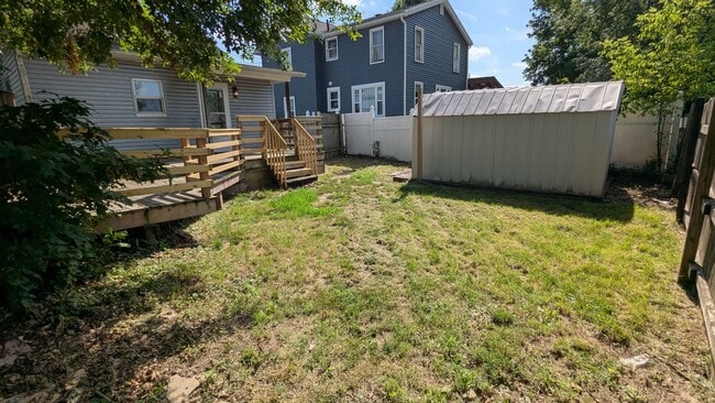 Building Photo - Newly renovated 2-bedroom, 1-bathroom home...