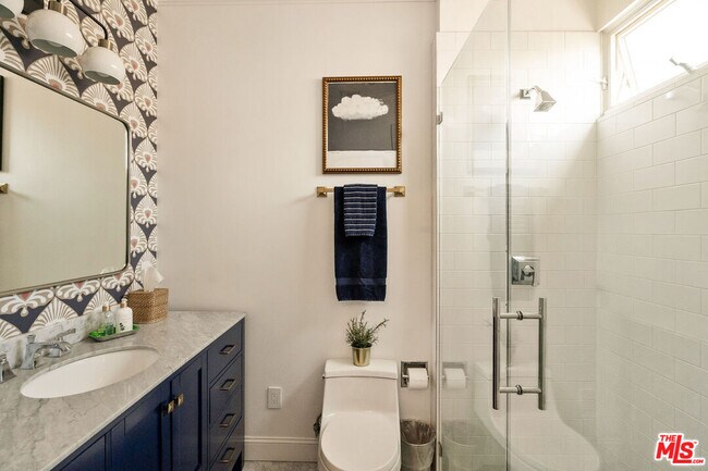 Building Photo - 144 S Orange Dr