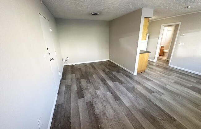 Building Photo - 551 Lowell Ave