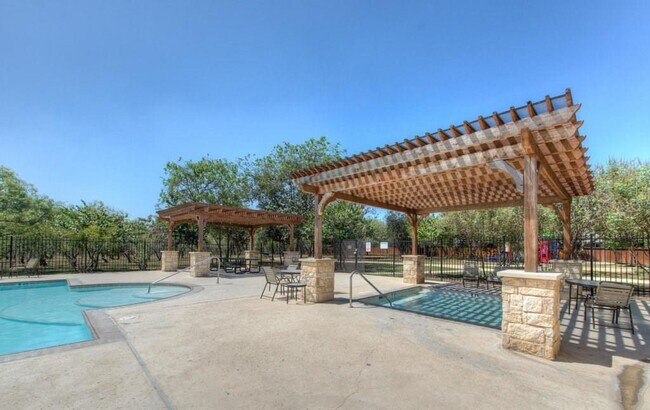 Building Photo - 310 Wildhorse Creek