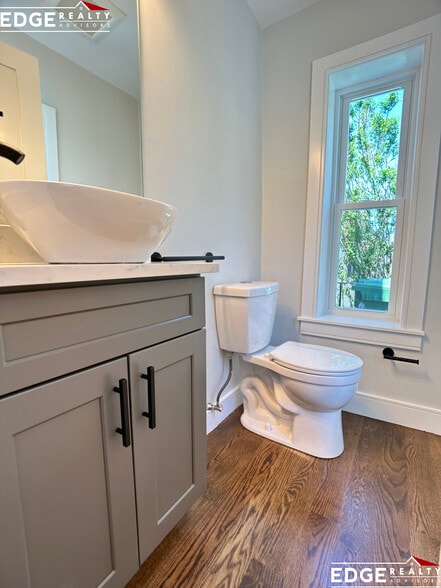 Building Photo - 240 Palfrey St