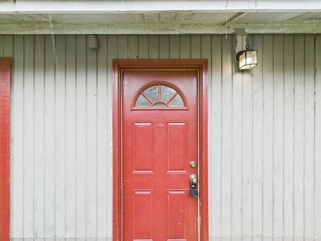 Primary Photo - 407 Fox Run Ave