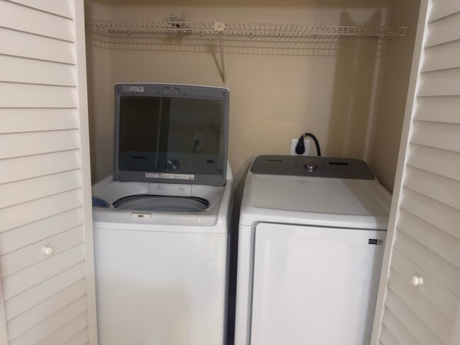 Building Photo - 13616 Yarmouth Ct