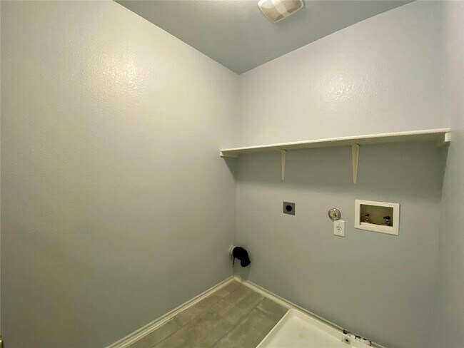 Building Photo - 13205 Sea Biscuit Dr