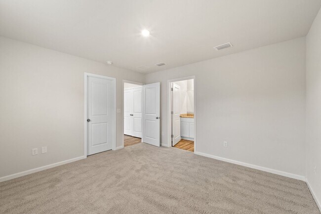 Building Photo - 630 Whispering Creek Ave