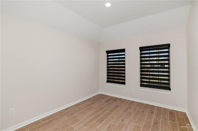 Building Photo - 17 Highland Ave