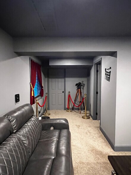 Building Photo - 6735 Glade Park Dr