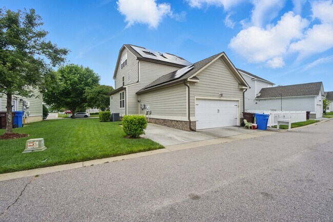 Building Photo - 605 Robert Frost Rd
