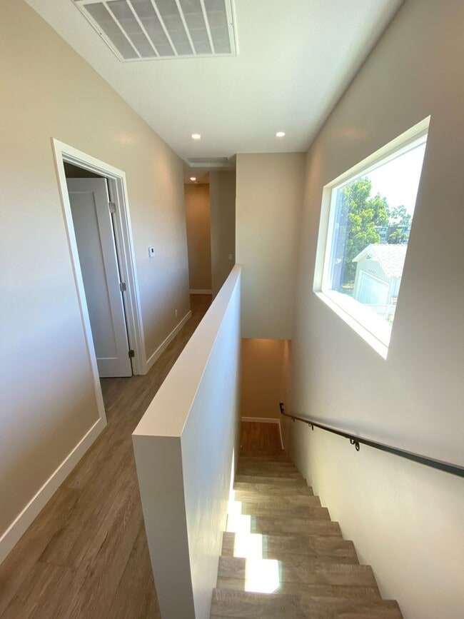 Building Photo - 4BD house on Montezuma, Private Yard and Driveway! (Lease out, pending signatures. Check back in ...