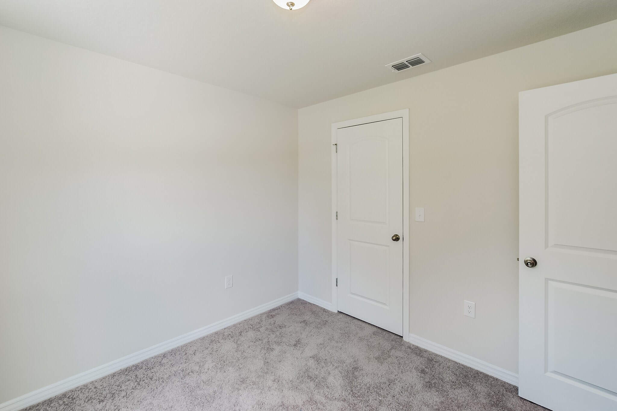 Building Photo - 139 River Hl Dr