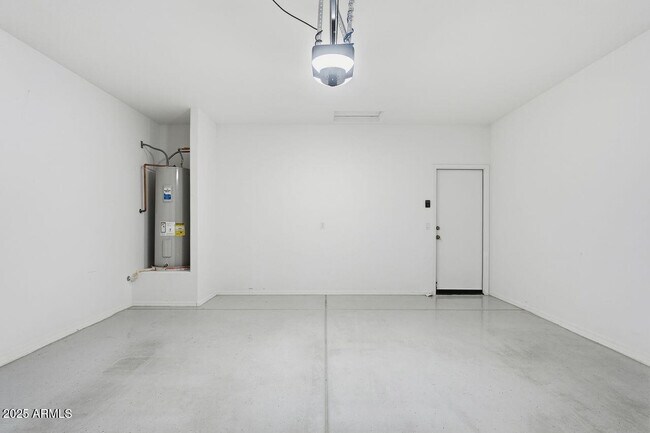 Building Photo - 1139 W Sand Cyn Ct