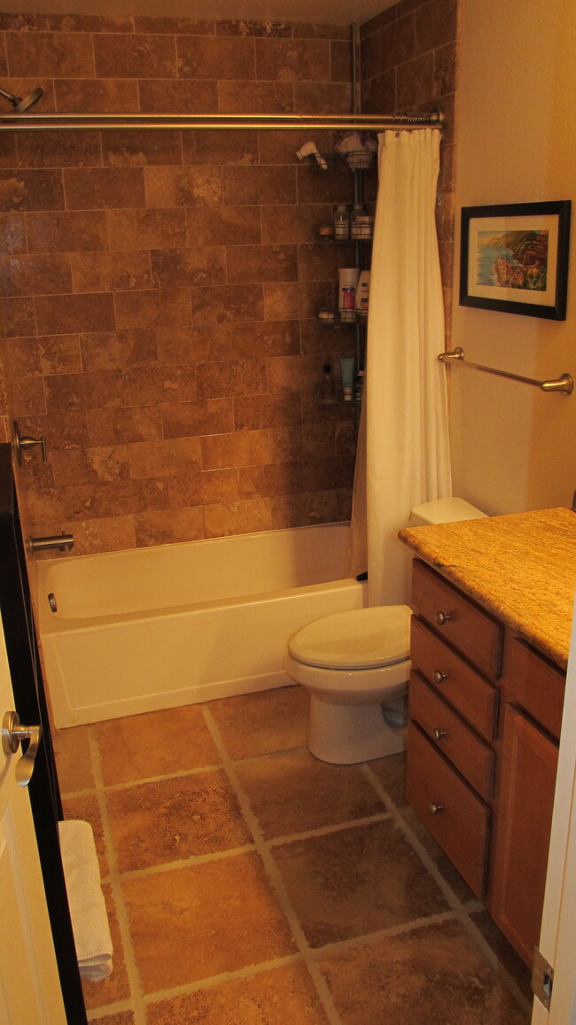 Bathroom - 364 Eastridge Dr