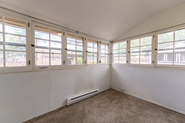 Building Photo - 2621 N York Ct