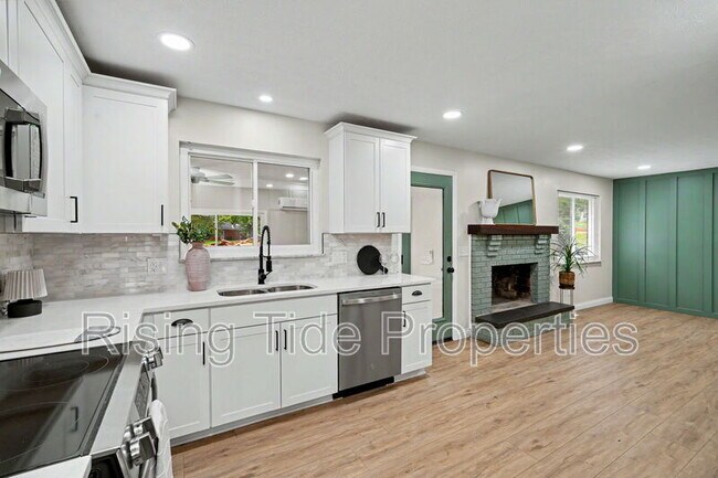 Building Photo - 2569 Richmar Dr