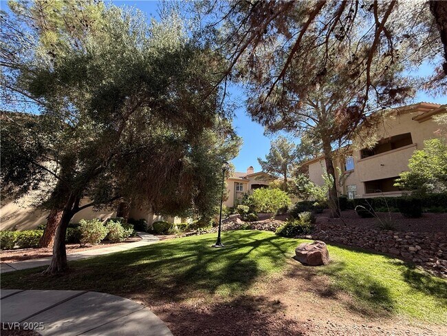 Building Photo - 2050 W Warm Springs Rd