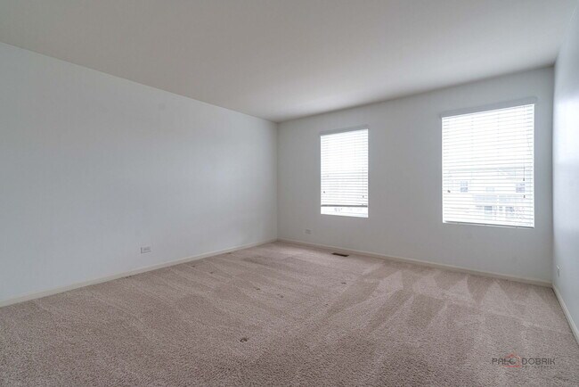 Building Photo - 202 Minuet Cir