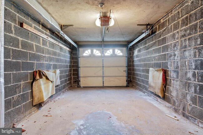 Building Photo - 309 Williams Rd