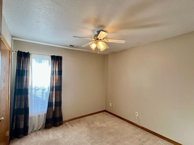 Building Photo - Cozy 3 Bedroom Ranch Home in Greenwood