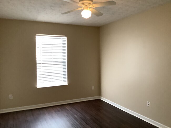 Building Photo - 94 Heathermere Drive