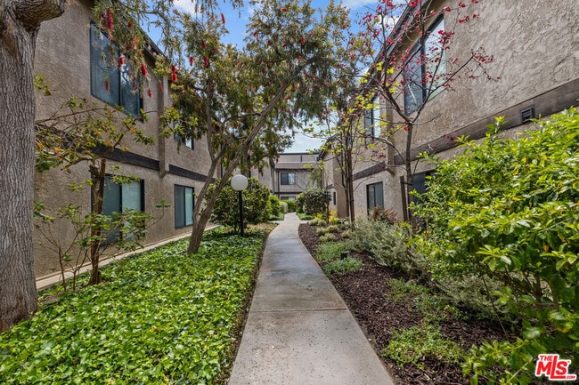 Building Photo - 8110 Manitoba St