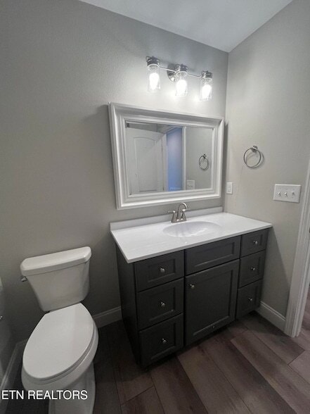 Building Photo - 355 W Outer Dr