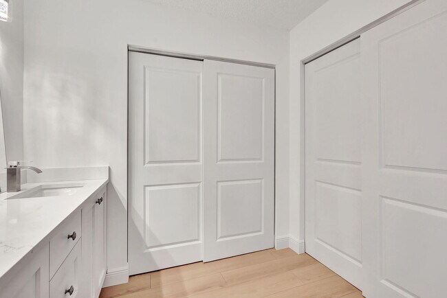 Building Photo - 3540 S Ocean Blvd