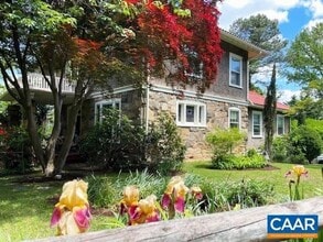 Building Photo - 502 Park Hill