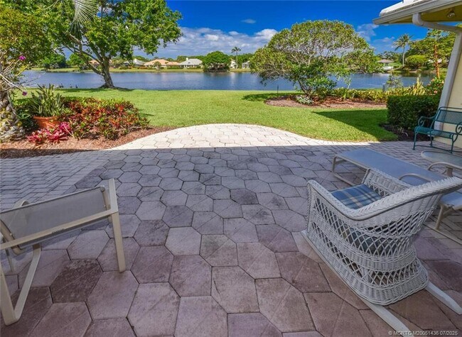 Building Photo - 3510 SE Cambridge Dr