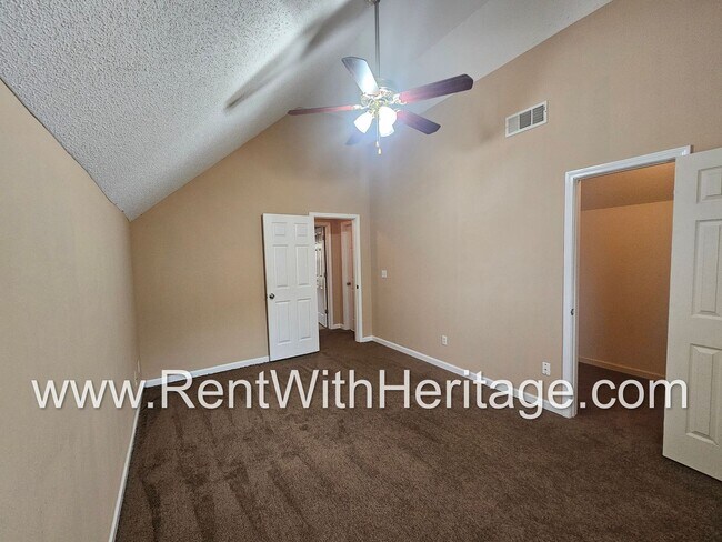 Building Photo - GORGEOUS LAKE VIEW HOME IN POPULAR LAKERIDGE SUBDIVSION! GREAT LOCATION - CLOSE TO EVERYTHING