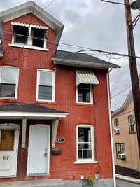 Building Photo - THREE BEDROOM HOUSE near Lehigh University...