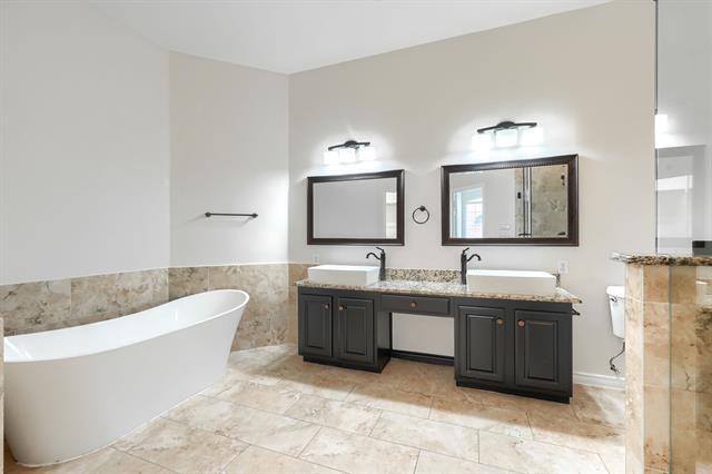 Building Photo - 119 Oakbend Dr