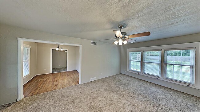 Building Photo - 2817 Clermont Pl