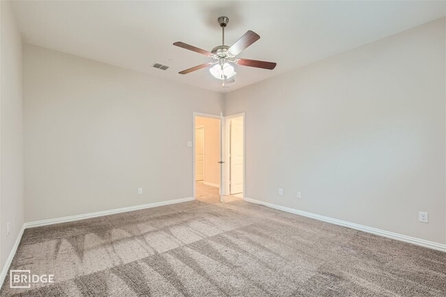 Building Photo - 1308 Lakecrest Ln