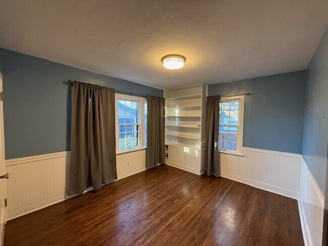 Building Photo - Beautiful 4 Bedroom Home