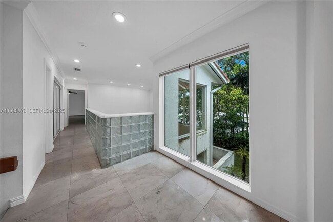 Building Photo - 4000 Alhambra Cir