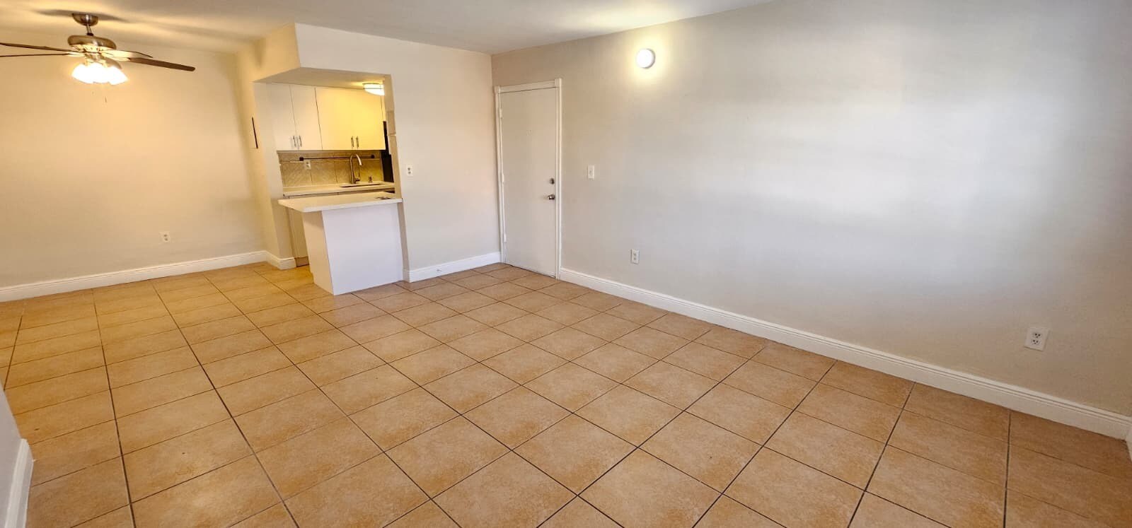 Building Photo - 1851 NE 168th St