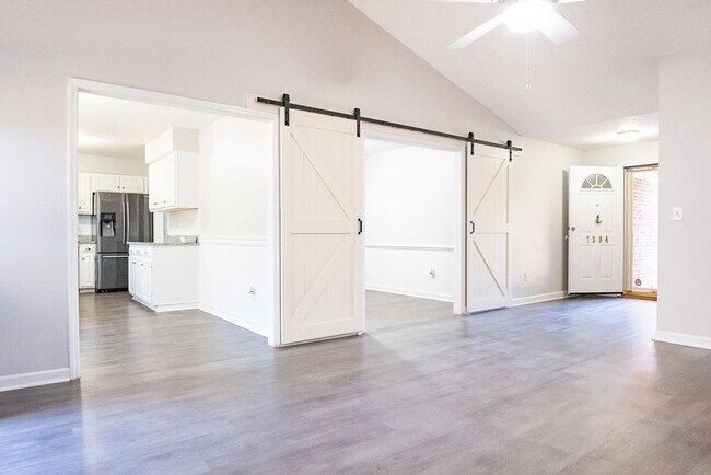 Building Photo - Spacious 3BR on Oversized Fenced Lot | GREAT PRICE!