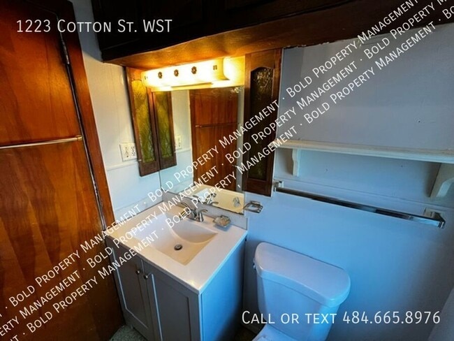 Building Photo - 1223 Cotton St