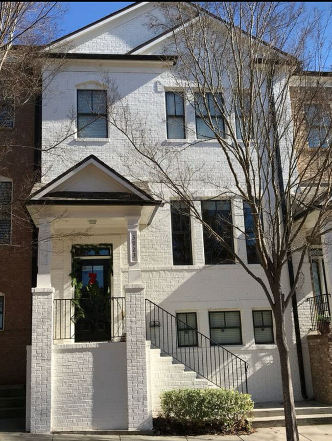 Brown Stone : Lighted walkways/ Finished Basement - 3923 Savannah Square St