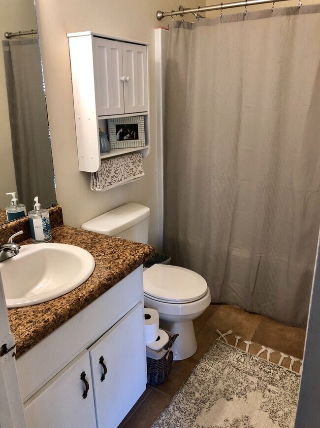 Building Photo - 205 John M Long Dr