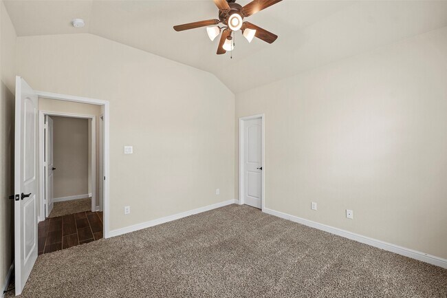 Building Photo - 2703 Barrington Branch Dr